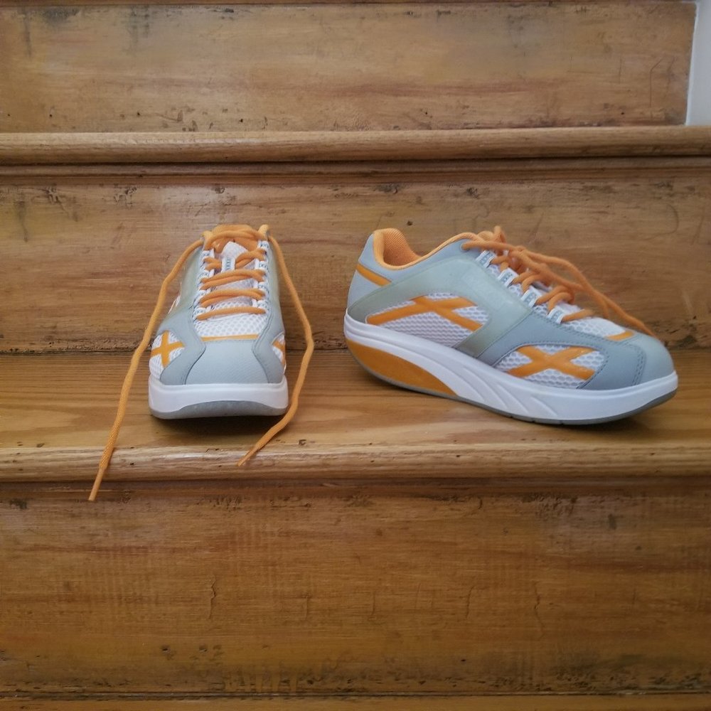 woman's size 8 MBT